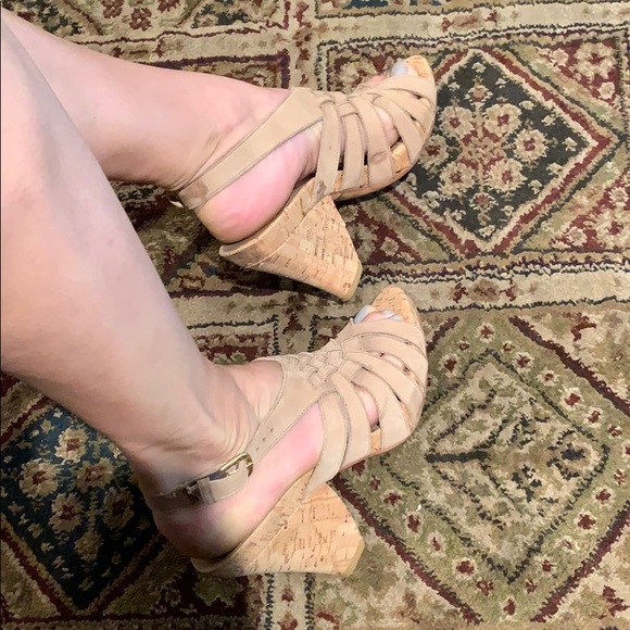 Cork Wedges by Stuart Weitzman - Picture 9 of 11